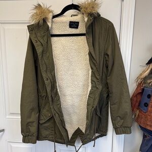 Love Tree Khaki Utility Jacket with Removable Faux Fur Trim Size Large